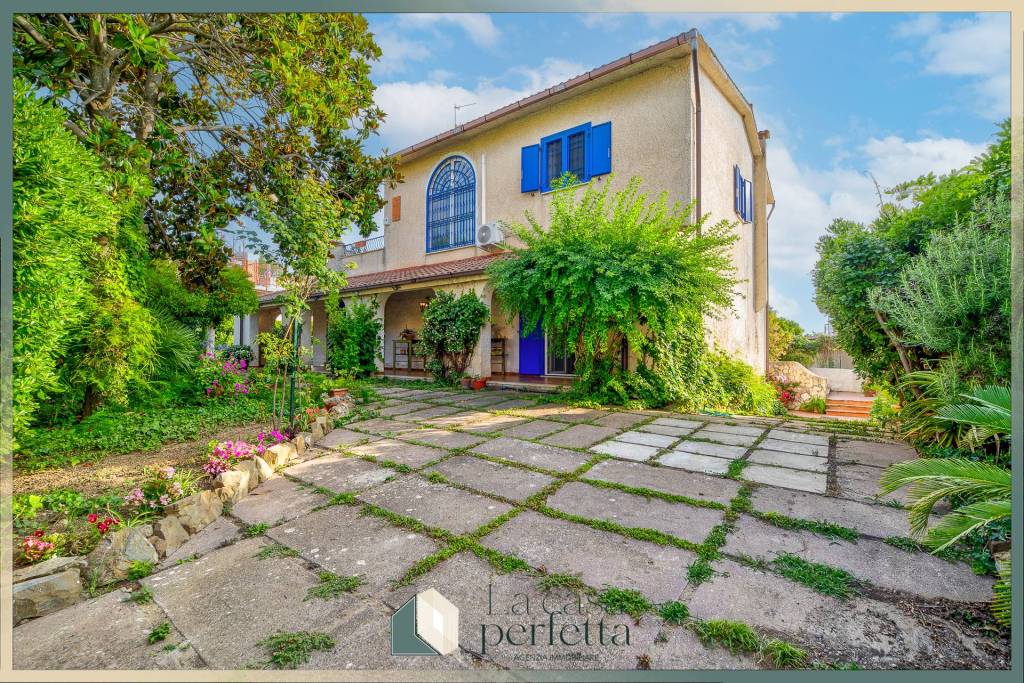 casa indipendente in vendita a Civitavecchia