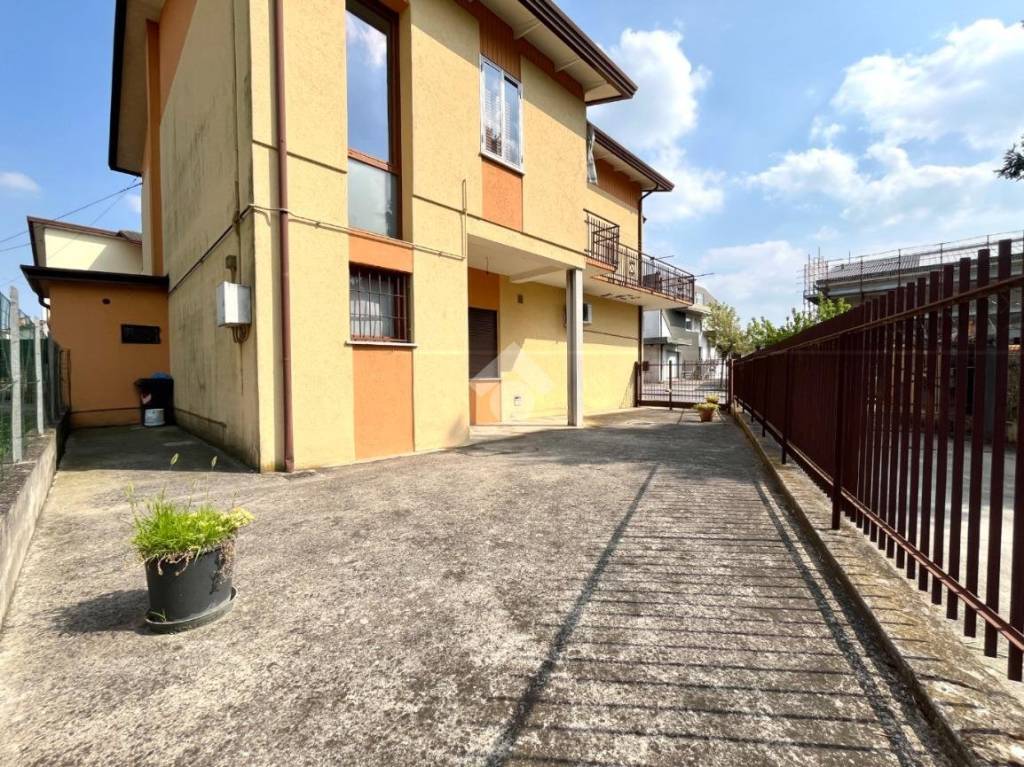 immagine annuncio 1 di 14