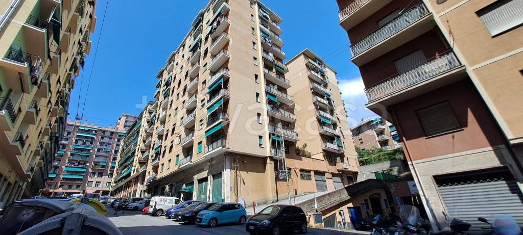 appartamento in vendita a Genova in zona Sampierdarena