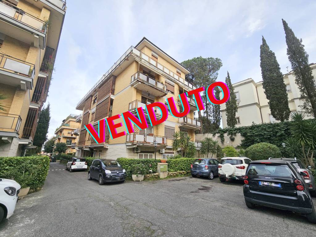 appartamento in vendita a Roma in zona Tor di Quinto