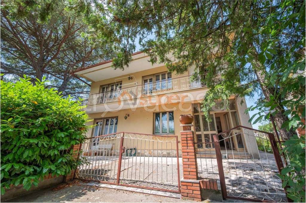 casa indipendente in vendita a Magione