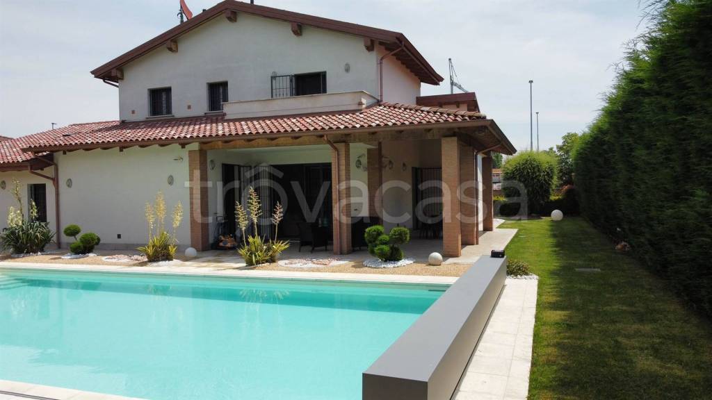 casa indipendente in vendita a Sarmato