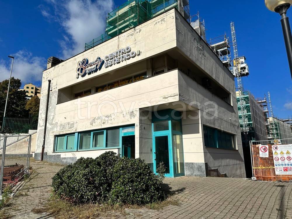 negozio in vendita a Genova in zona Pontedecimo