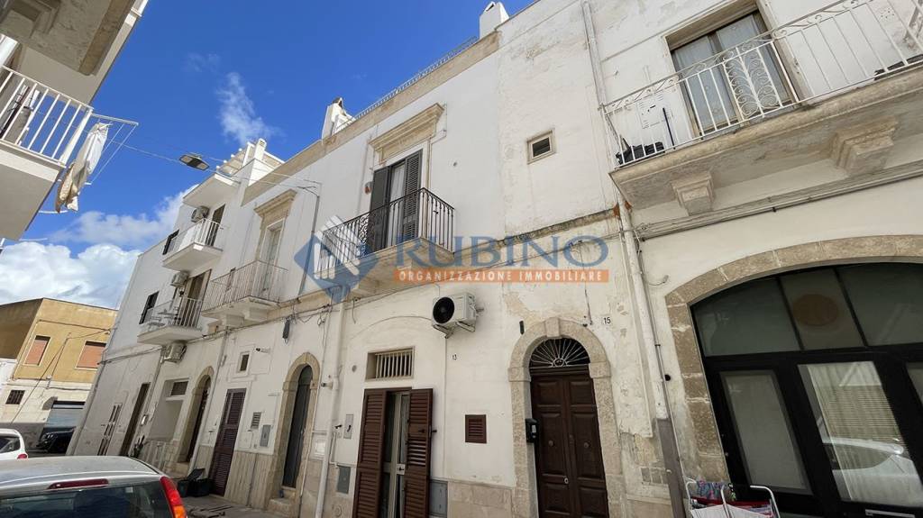 casa indipendente in vendita a Polignano a Mare