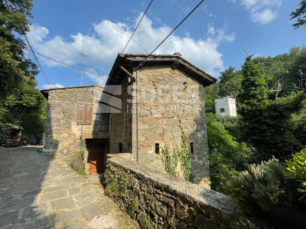 appartamento in vendita a Pelago in zona Paterno
