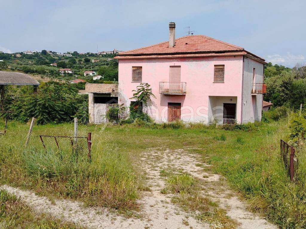 Case in vendita a Castellalto - TrovaCasa