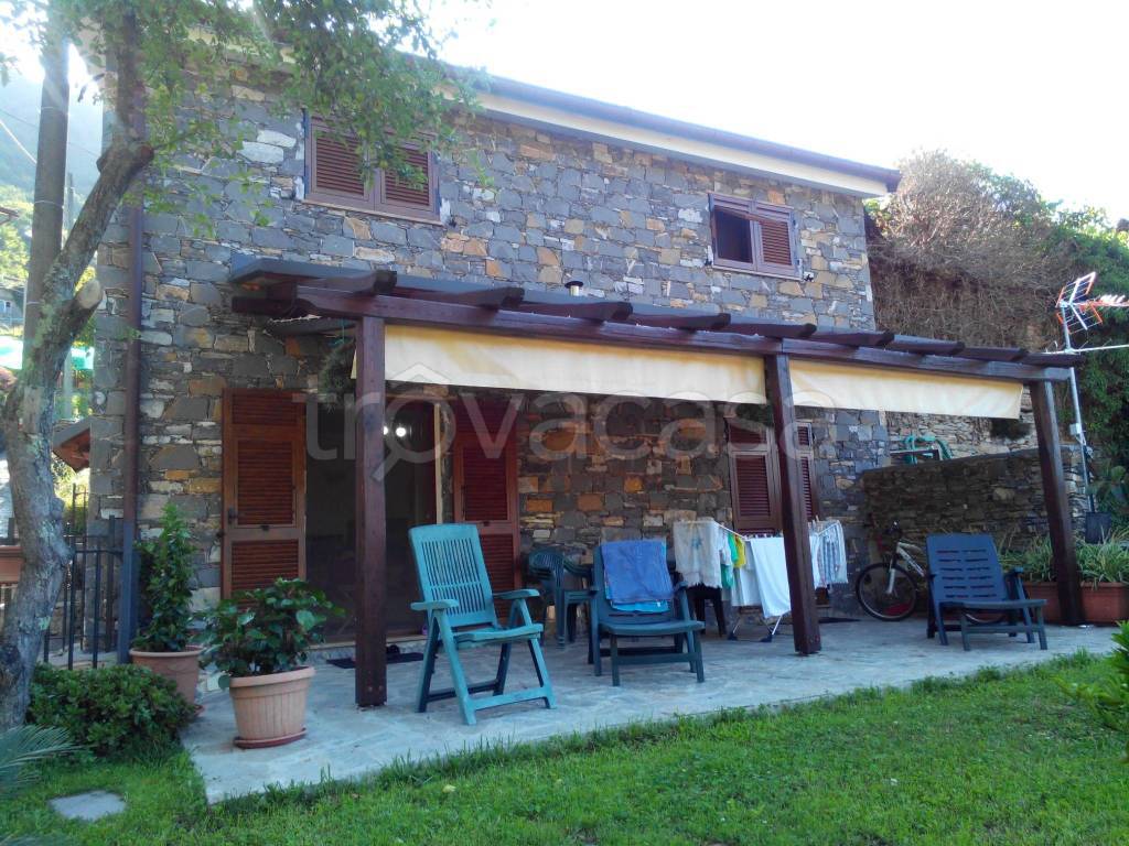 casa indipendente in vendita a Rapallo in zona Sant'Andrea di Foggia
