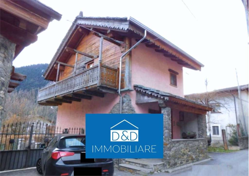 casa indipendente in vendita a Salbertrand in zona Oulme