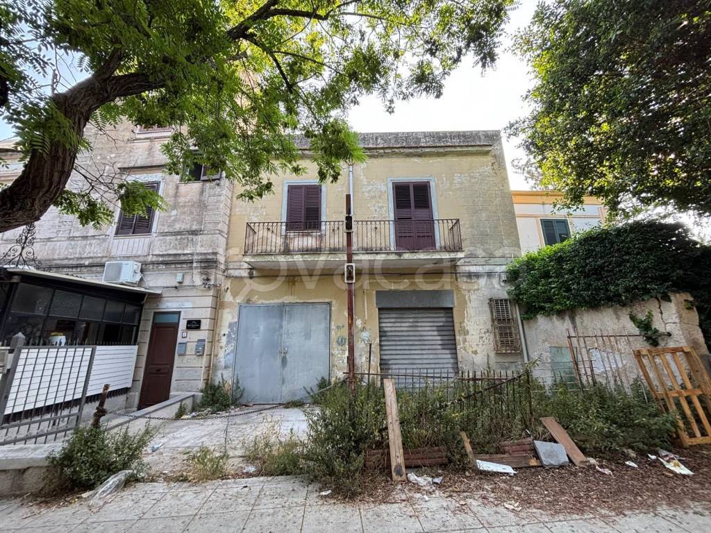 negozio in vendita a Palermo in zona Mondello
