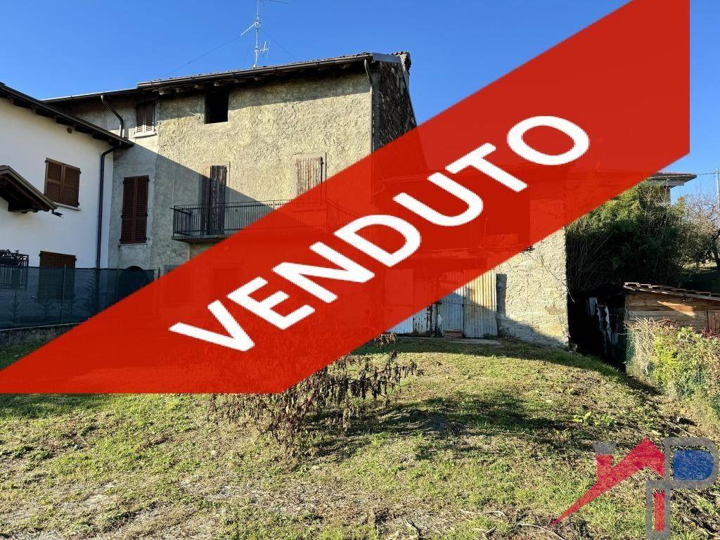 casa indipendente in vendita a Pontida in zona Valmora