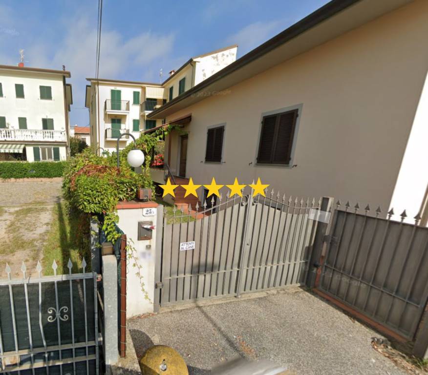 appartamento in vendita a Camaiore in zona Lido di Camaiore