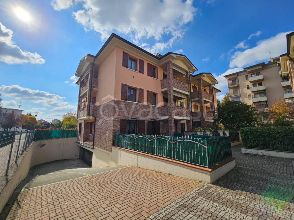 immagine annuncio 1 di 15