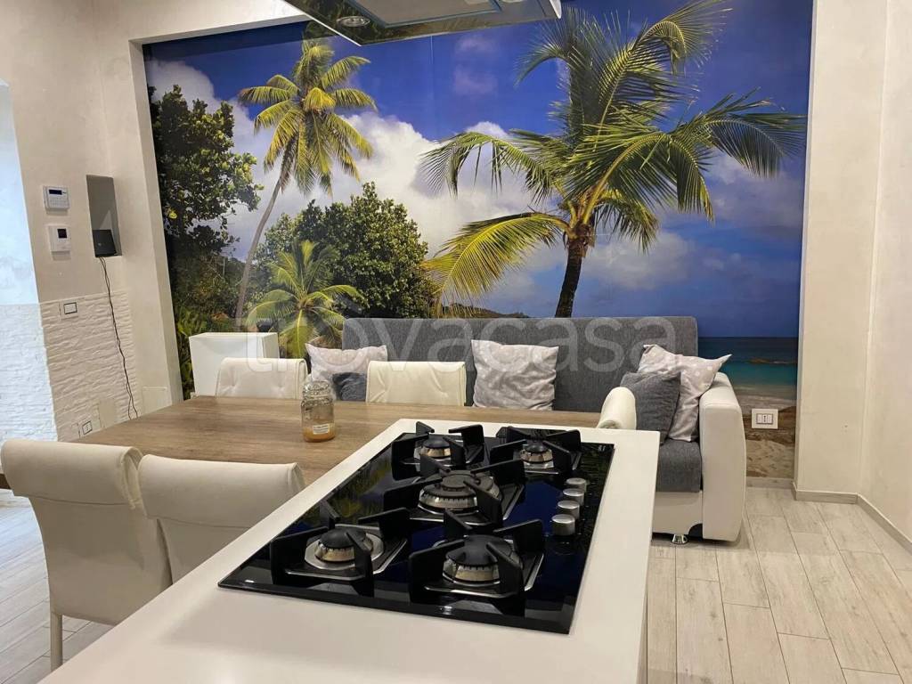 casa indipendente in vendita a Mottola