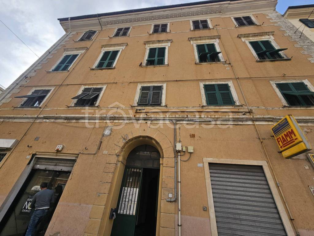 appartamento in vendita a Genova in zona Sampierdarena