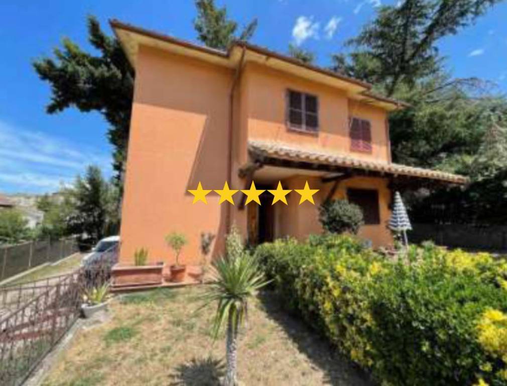 casa indipendente in vendita a Castel del Piano