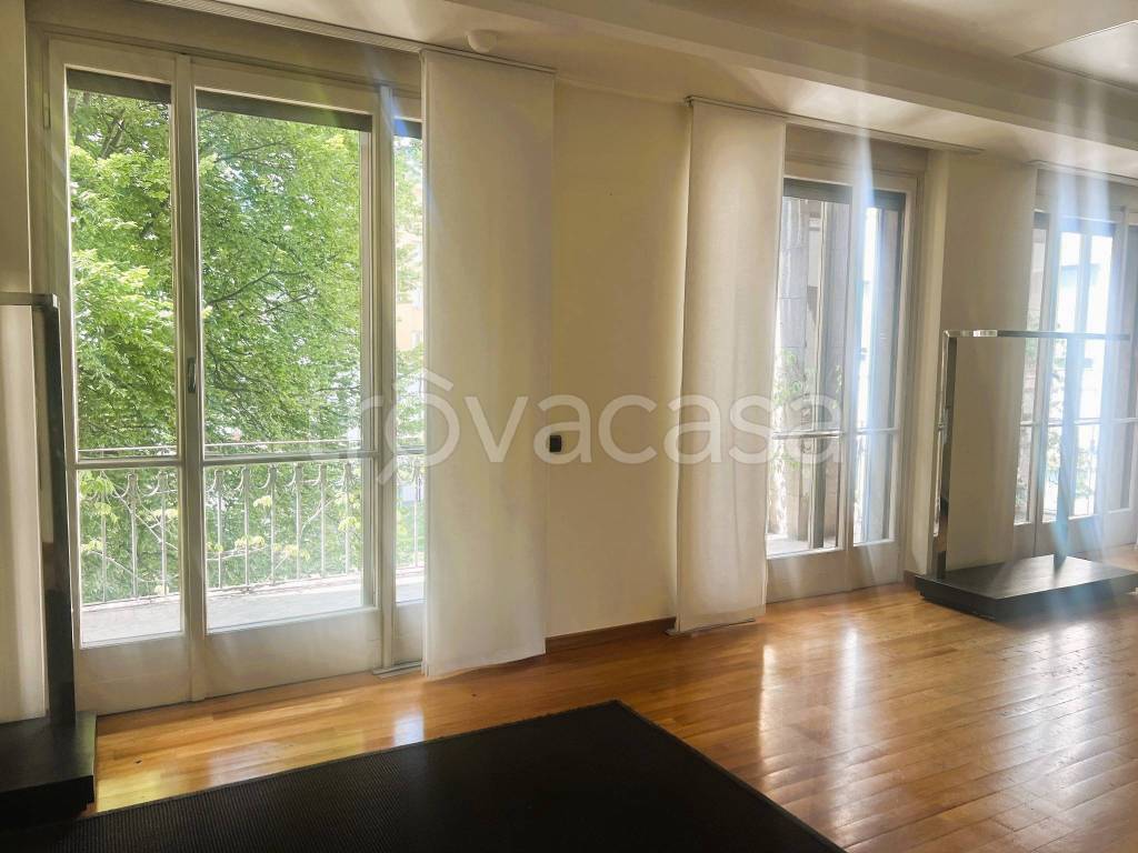 immagine annuncio 1 di 8