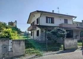 casa indipendente in vendita a Merlara