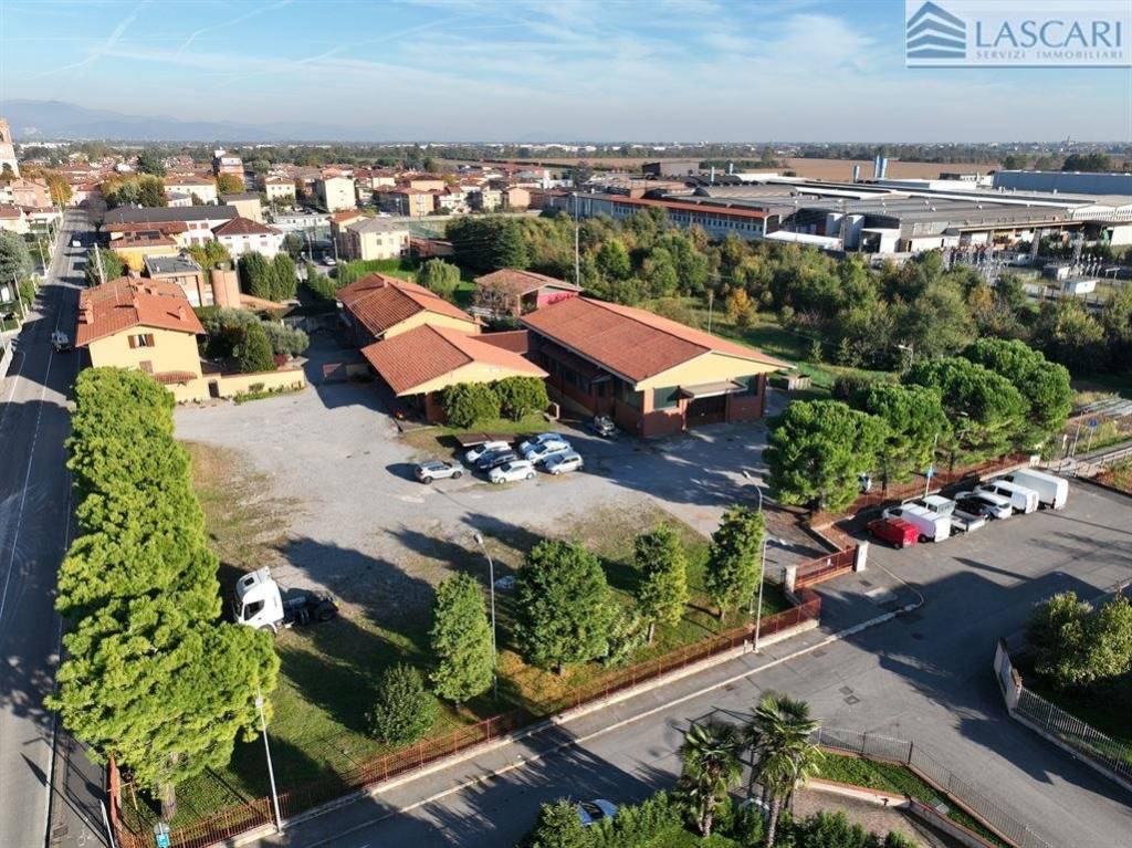 negozio in vendita a Comun Nuovo