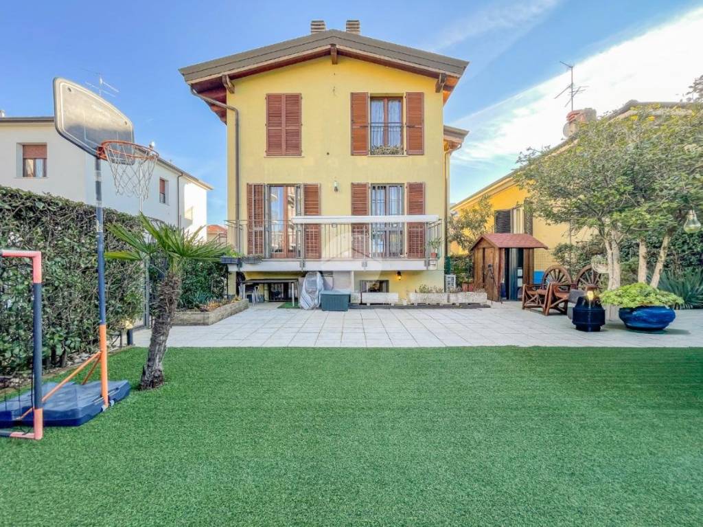 immagine annuncio 1 di 15