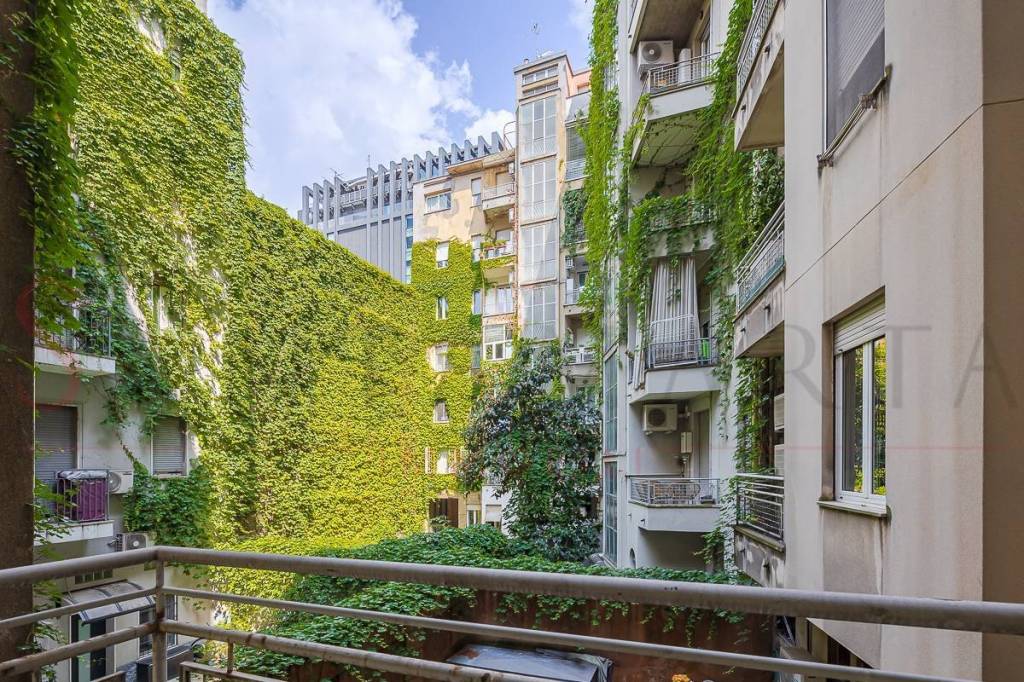 appartamento in vendita a Milano in zona Centro Direzionale