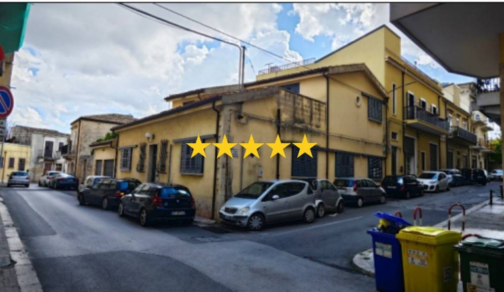 casa indipendente in vendita a Modica