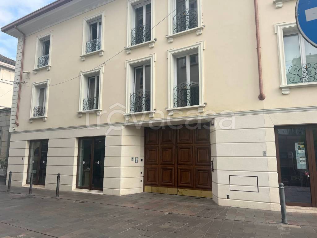 immagine annuncio 11 di 12