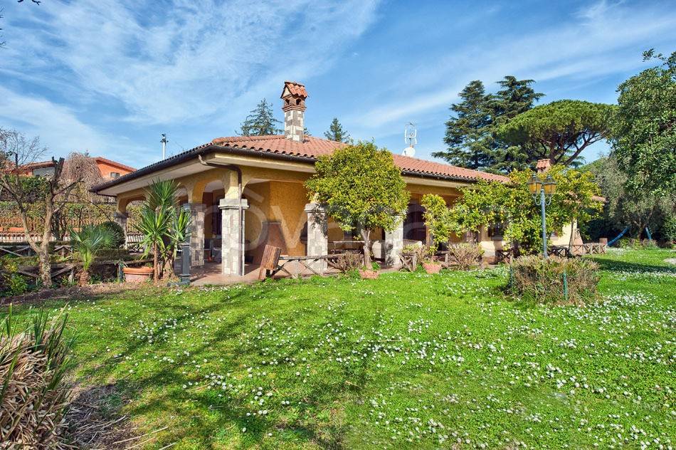 casa indipendente in vendita a Grottaferrata in zona Molara