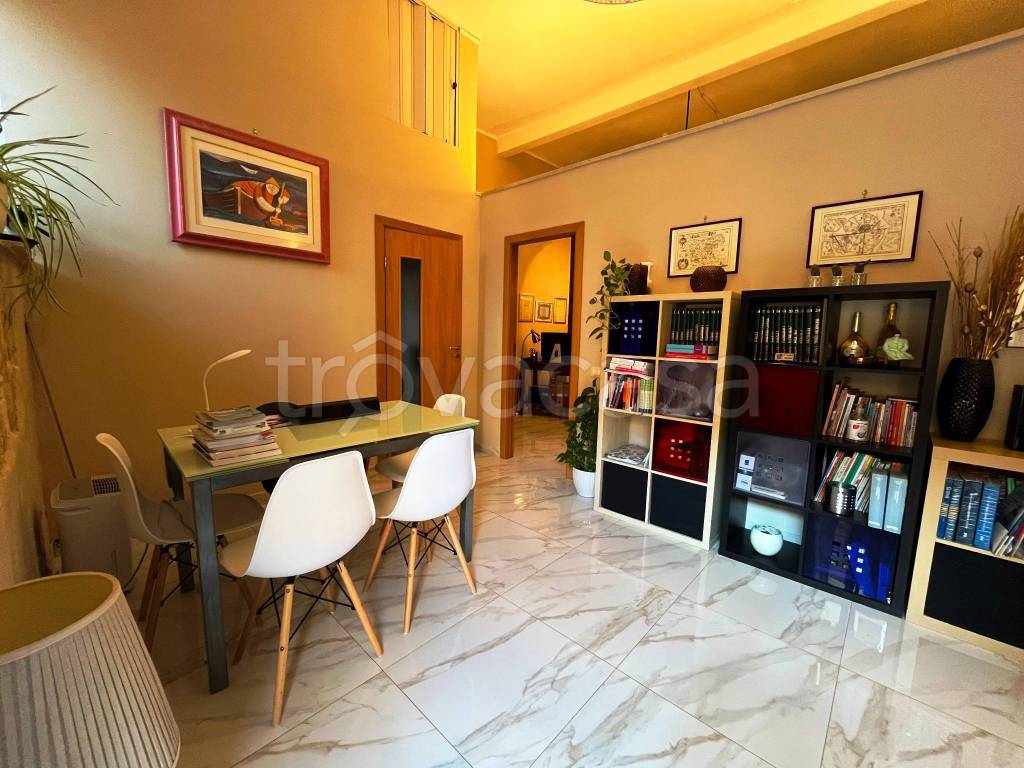 immagine annuncio 1 di 8