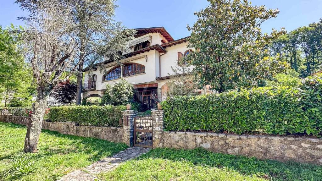 casa indipendente in vendita a Barga in zona Fornaci di Barga