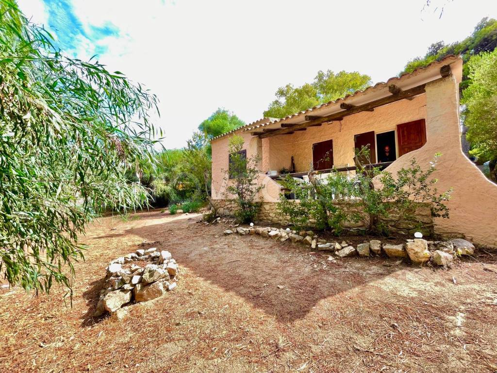 casa indipendente in vendita ad Aglientu