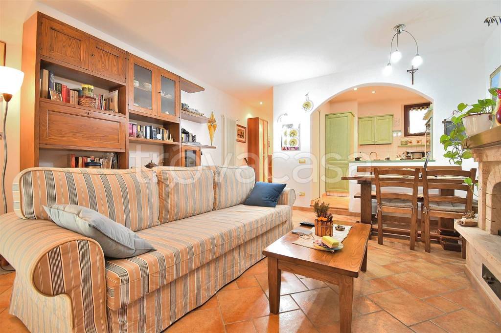 appartamento in vendita ad Asciano in zona Arbia