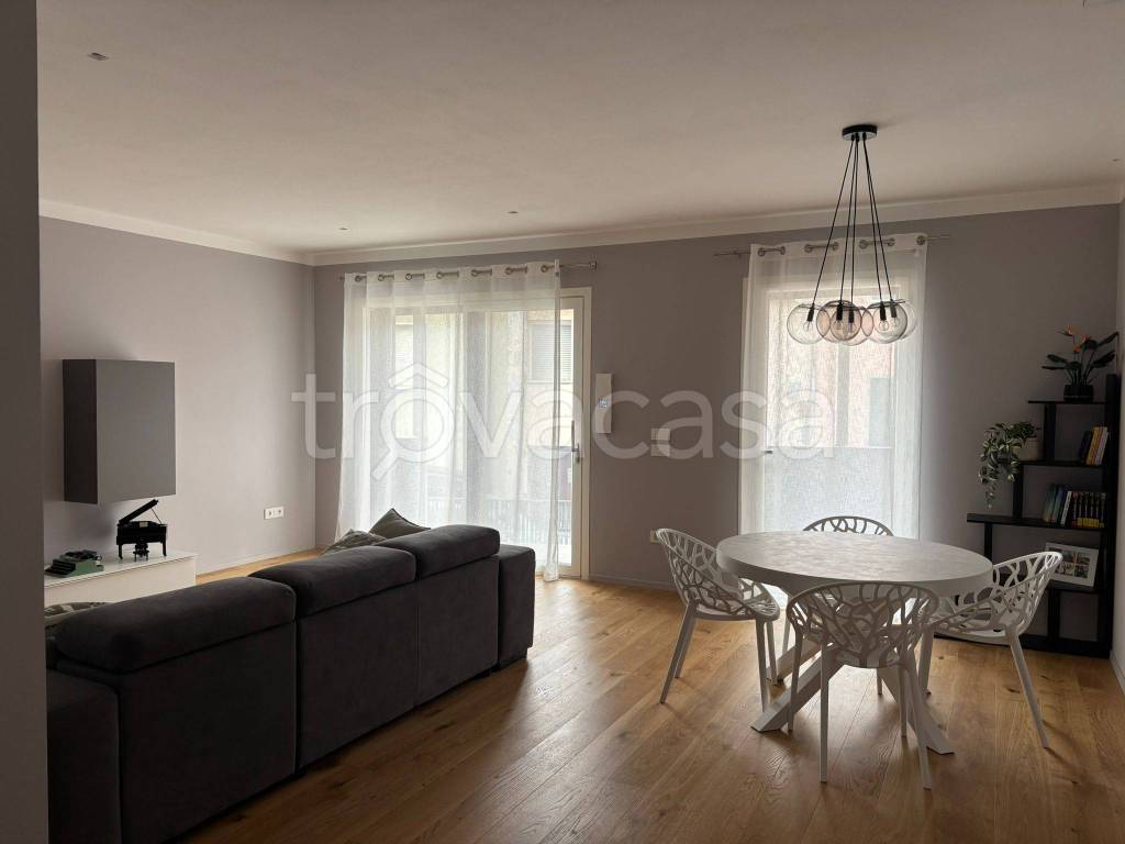 immagine annuncio 1 di 8