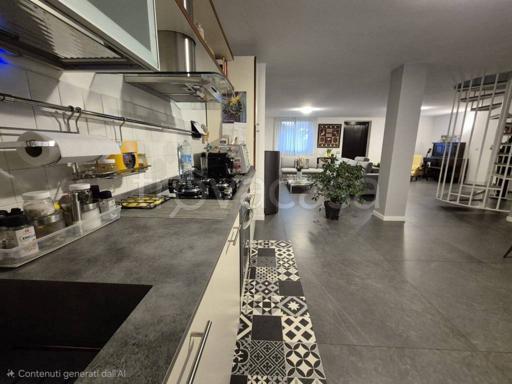 casa indipendente in vendita a Gerenzano