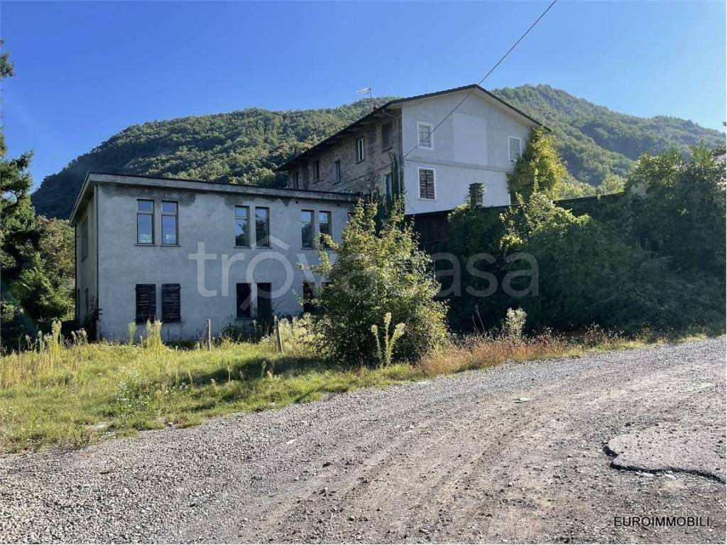 casa indipendente in vendita a Canossa