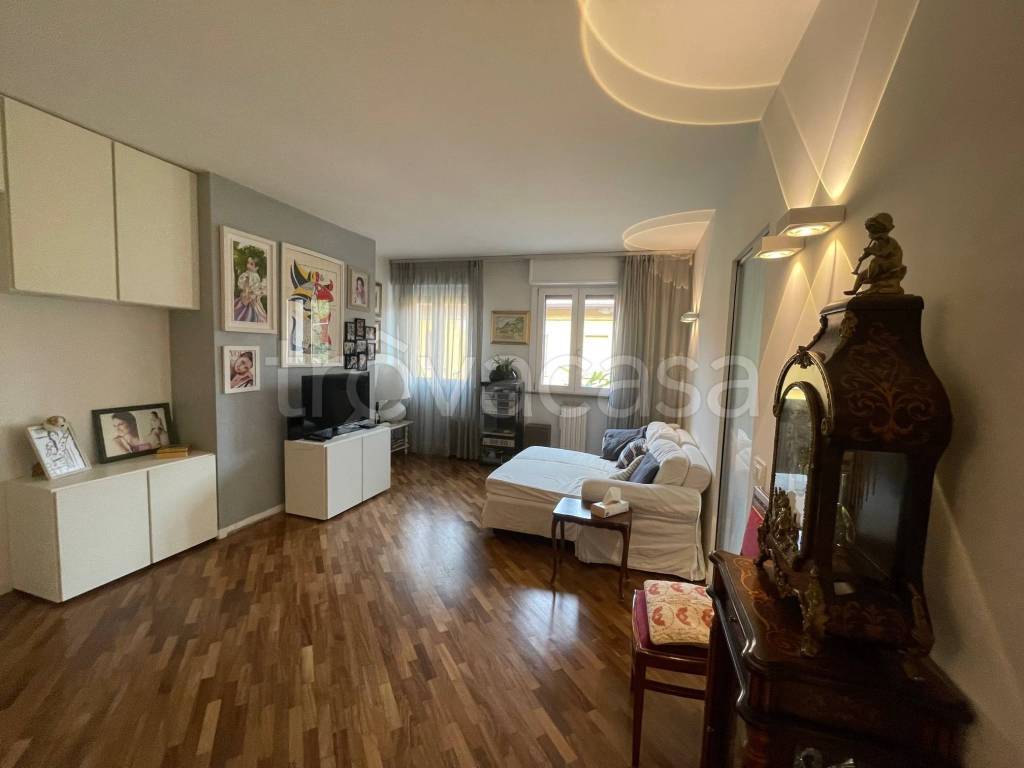 immagine annuncio 1 di 8