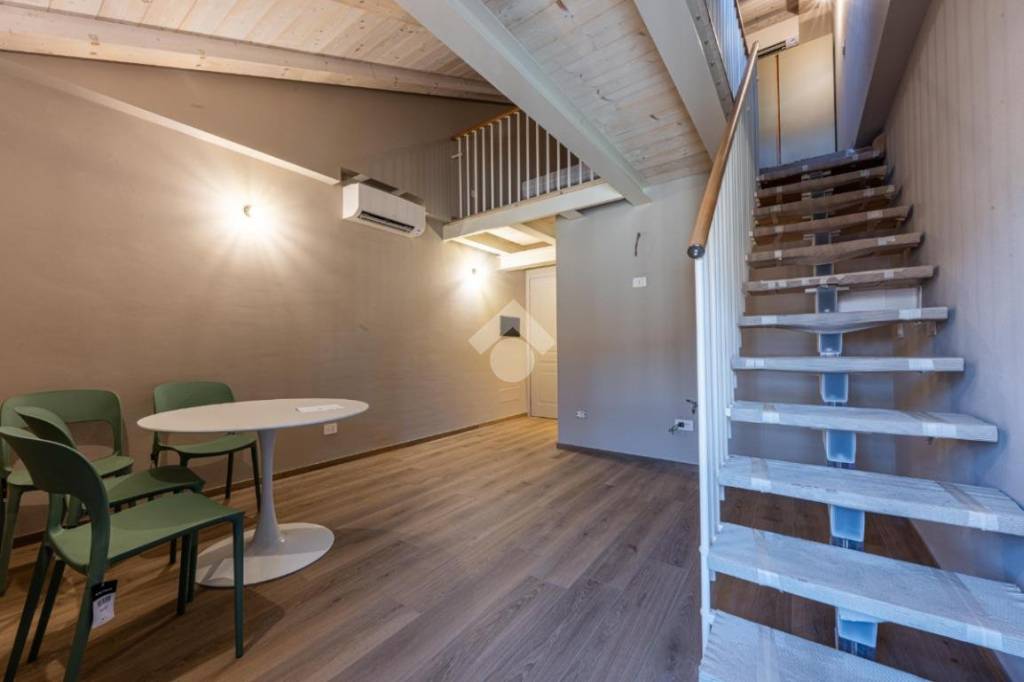 immagine annuncio 1 di 9