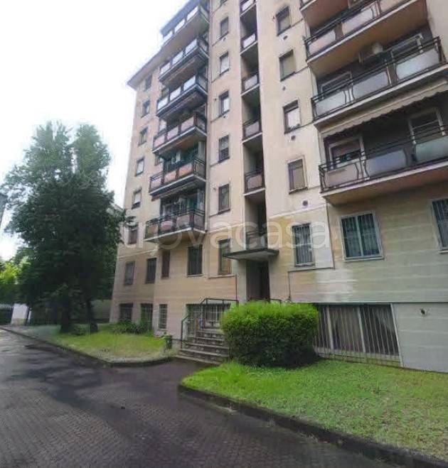 appartamento in vendita a Milano in zona Crescenzago