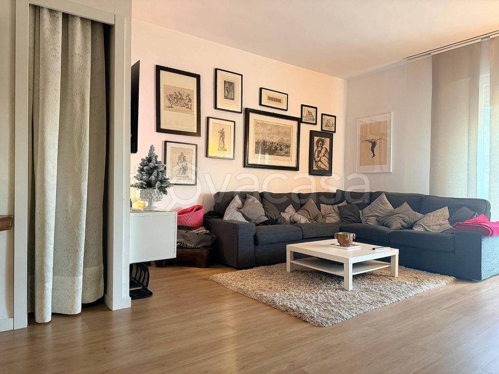 immagine annuncio 1 di 8