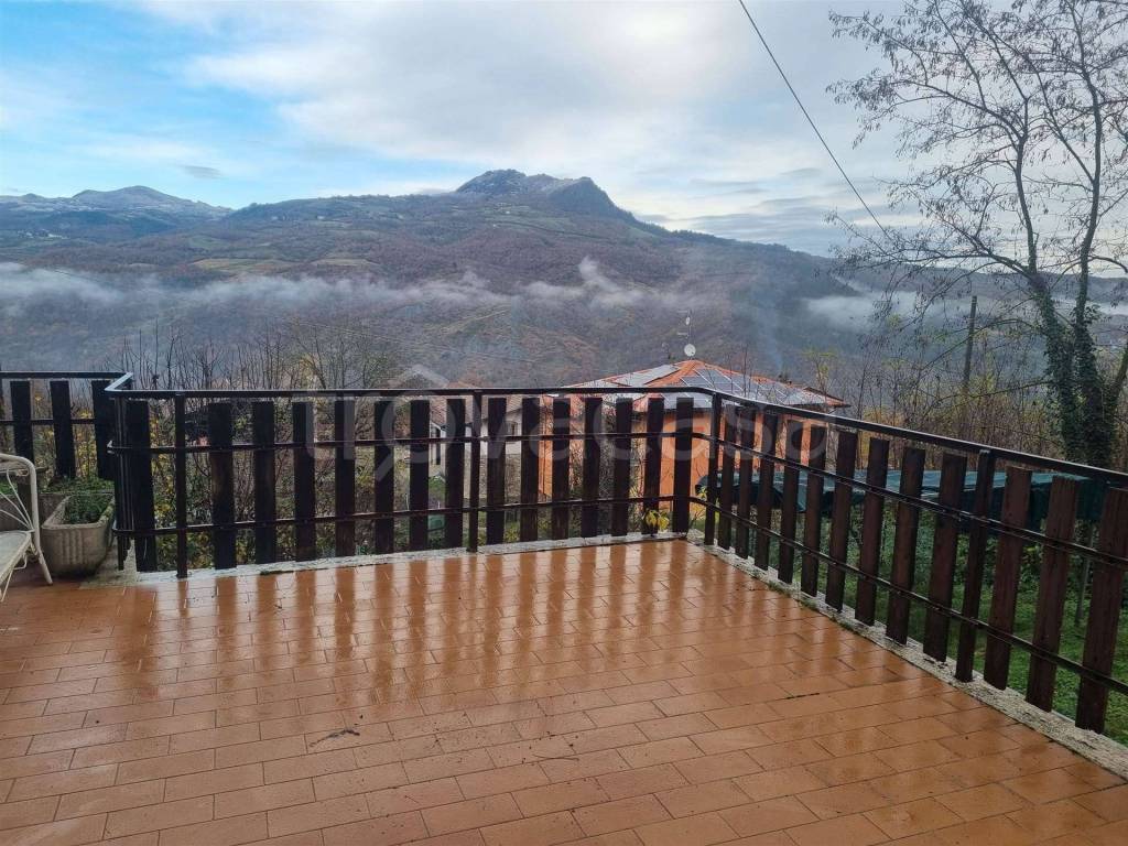 appartamento in vendita a Coli in zona Perino