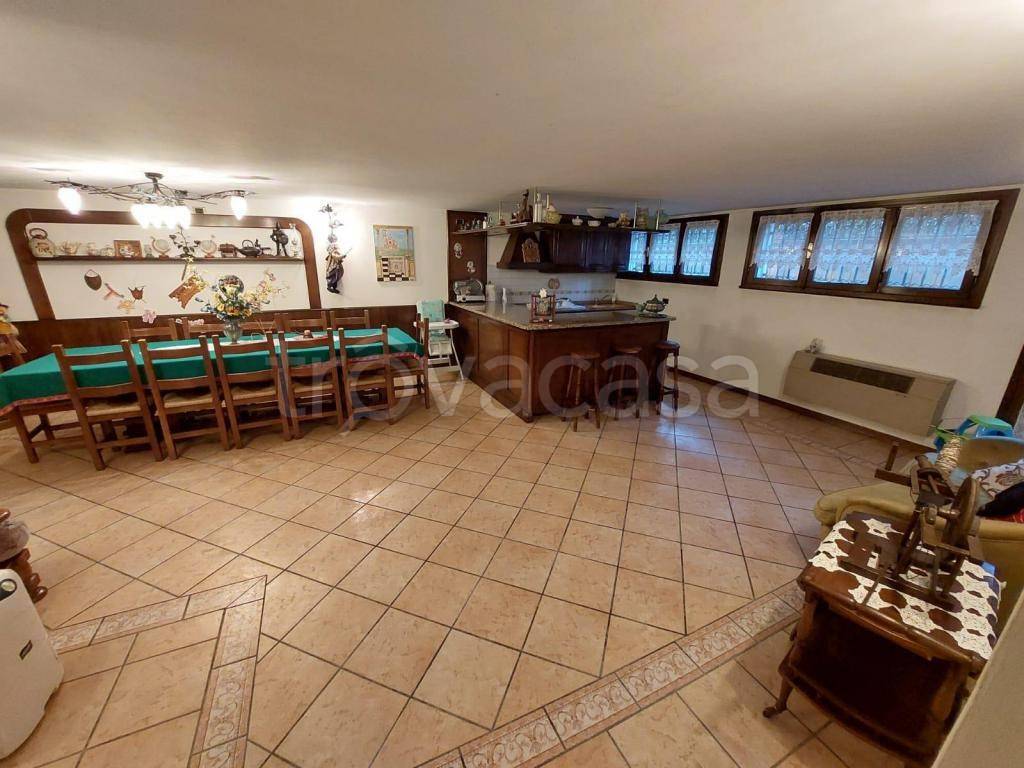 immagine annuncio 1 di 12