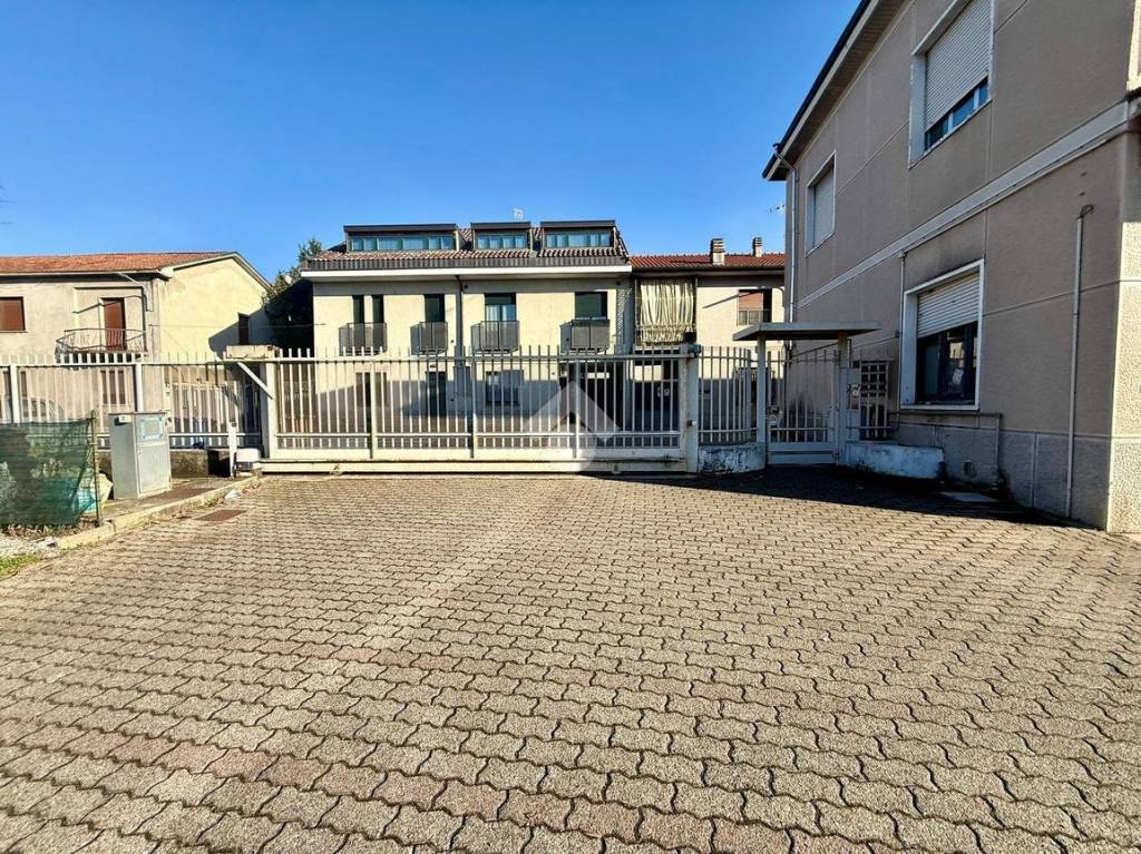 immagine annuncio 11 di 12