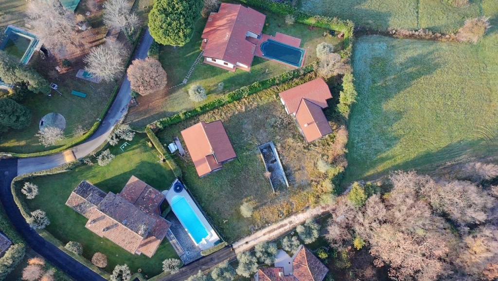 casa indipendente in vendita a San Felice del Benaco