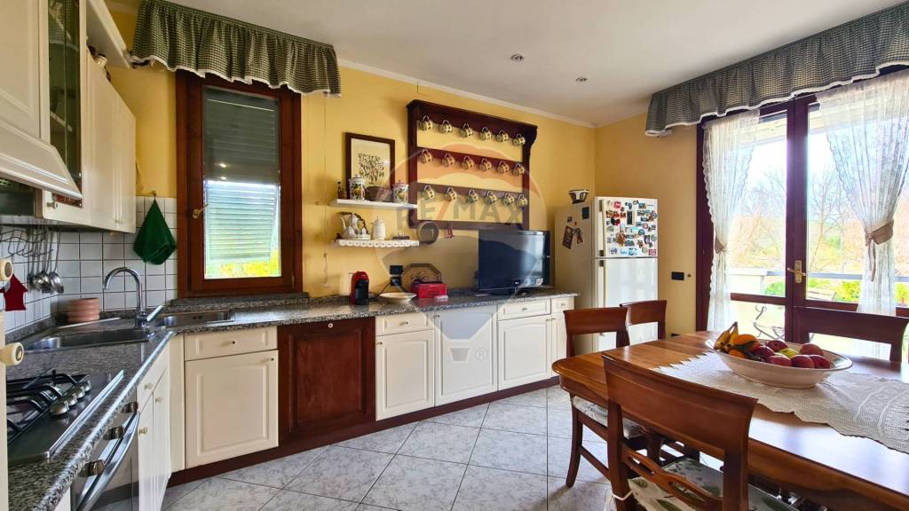 casa indipendente in vendita a Gambassi Terme