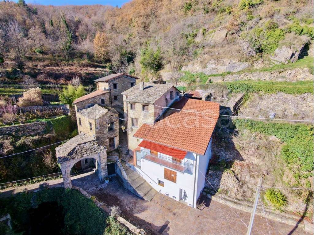 casa indipendente in vendita a Rezzo