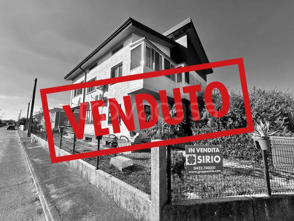 casa indipendente in vendita a Corno di Rosazzo