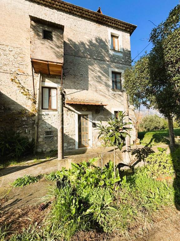 casa indipendente in vendita a Spigno Saturnia in zona Capodacqua