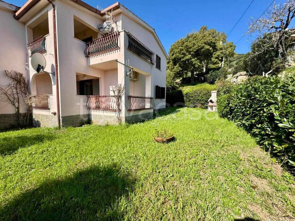 appartamento in vendita a Rio in zona Rio nell'Elba