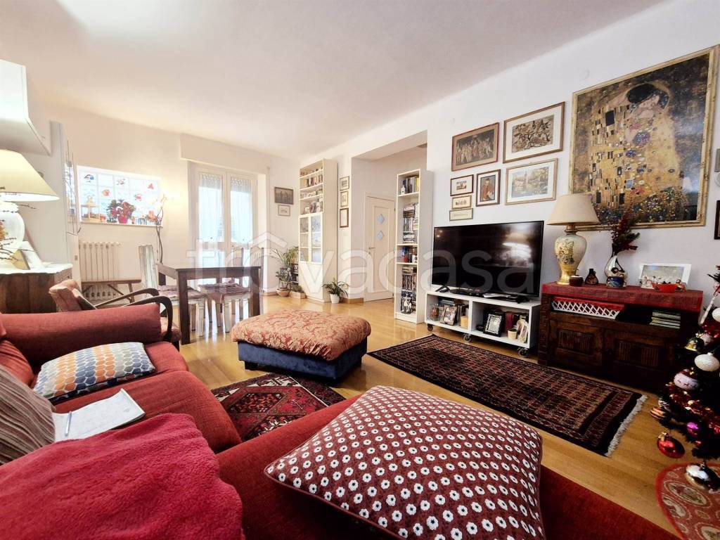 immagine annuncio 1 di 12