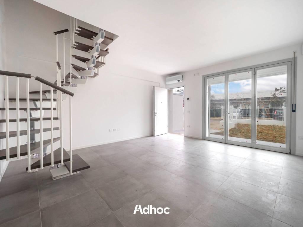 casa indipendente in vendita a Pesaro in zona Vismara