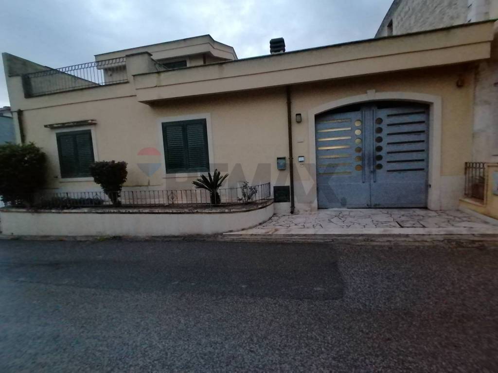 casa indipendente in vendita a Comiso in zona Centro Storico